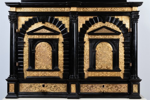 Antiquités - A late 16th early 17th c. Augsburg important ebony and brass cabinet