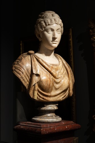 Antiquités - Paire de bustes en marbre blanc et albâtre, Rome XVIIe siecle