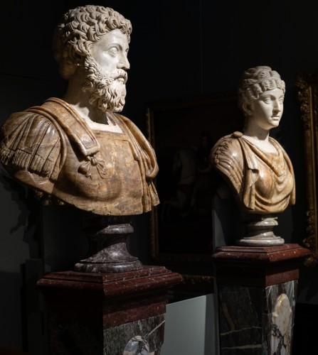 Antiquités - A Roman 17th c.  pair of marble and alabaster busts