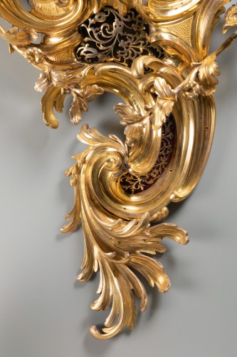 XVIIIe siècle - Important cartel en bronze doré d’époque Louis XV