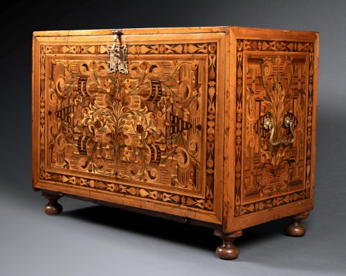 Cabinet de collectionneur en marqueterie, Augsbourg XVIIe siècle - Mobilier Style Renaissance