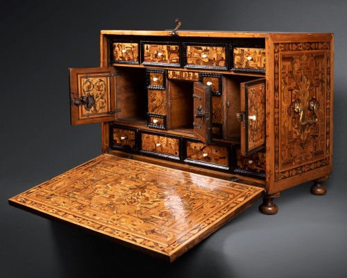 Mobilier Cabinet & Coffre - Cabinet de collectionneur en marqueterie, Augsbourg XVIIe siècle