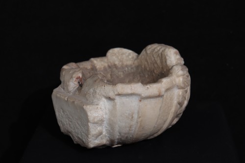 Small Marble Stoup, Tuscany, 16th Century - 