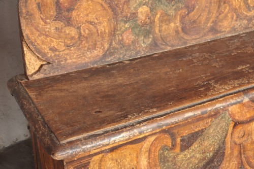 Banquette laquée avec armoiries, Toscane 17e siècle - Numero 7 Antiquariato