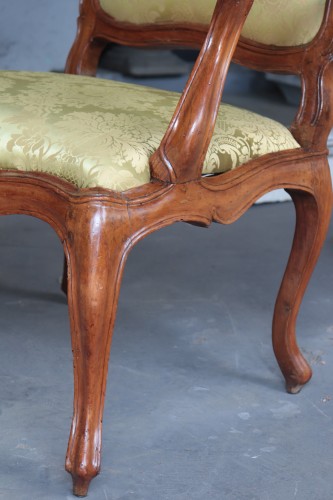 Pair Of Walnut Armchairs, Veneto, 18th Century - 