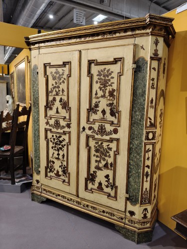 Lacquered Arte Povera Cabinet, Italy 18th Century - Furniture Style Louis XV