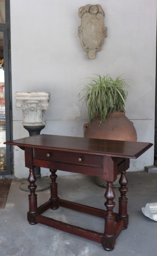 Walnut Table, Bologna 17th Century - Furniture Style Louis XIII