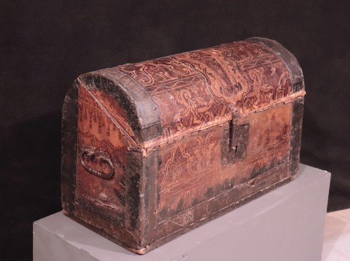 Objects of Vertu  - Leather Travel chest, Central Italy, 17th Century