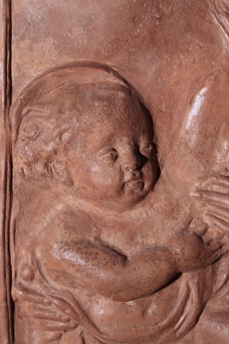 Vierge à l'Enfant, haut-relief en terre cuite du  XVIe siècle - Renaissance