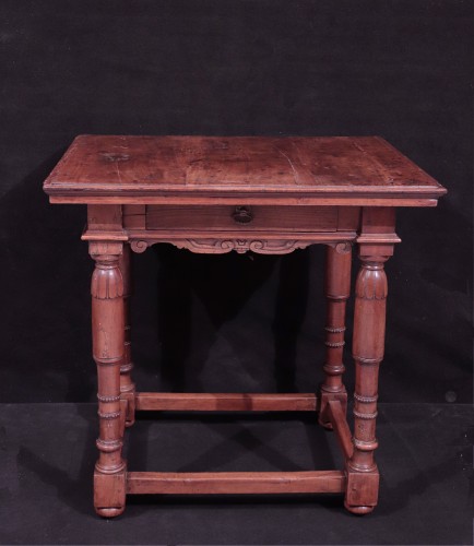 Walnut Table, Florence, 16th Century - Furniture Style Renaissance