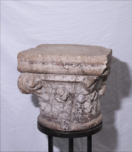 Stone Capital, Venice, 15th Century - Sculpture Style Middle age