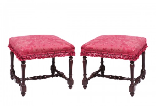 Pair of walnut stools, Tuscany 18th Century