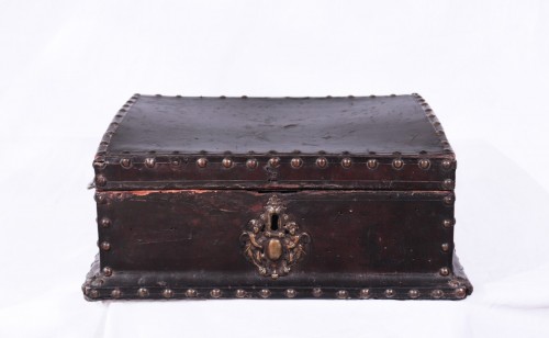 Coffret recouvert de cuir, Toscane 17e siècle - Numero 7 Antiquariato