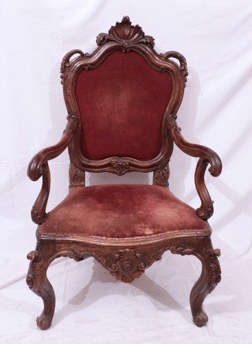 Trois fauteuils en noyer, Venise 18e siècle - Sièges Style Louis XV