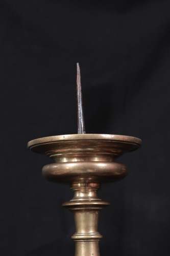 Luminaires Bougeoirs et Chandeliers - Paire de  pique cierge en bronze, Toscane 16e siècle