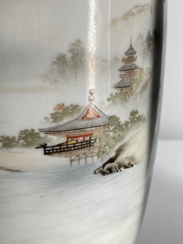 XIXe siècle - Paire de vases japonais