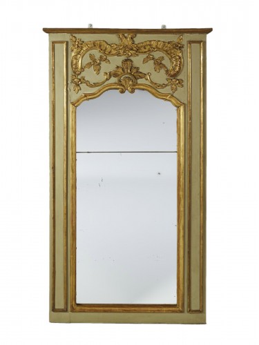 Trumeau en bois laqué du XVIIIe siècle