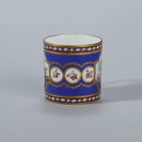 18th century - 18th century Sèvres porcelain litron cup