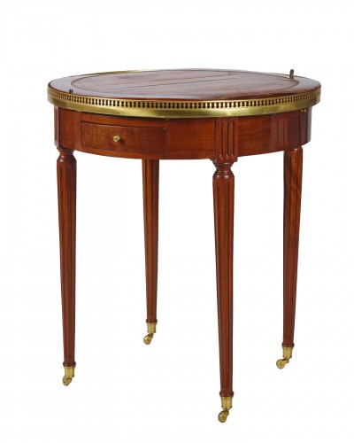 Table bouillotte en acajou Louis XVI