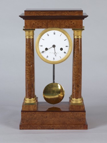 Horlogerie Pendule - Pendule en loupe d'orme d'époque Empire
