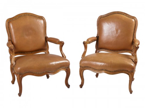 Pair of &quot;coin de feu&quot; armchairs stamped Louis Cresson