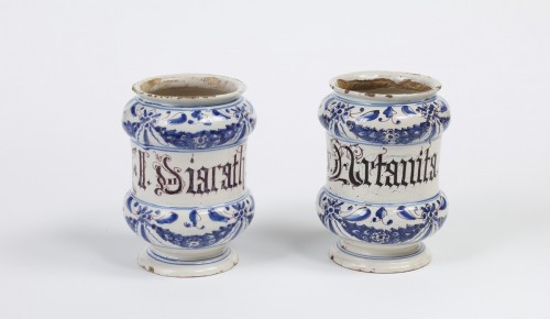 Paire d'Albarello, Italie Savone XVIIe - Céramiques, Porcelaines Style Louis XIV