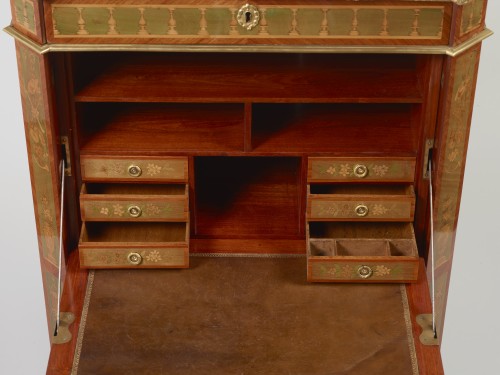 XVIIIe siècle - Petit secrétaire de Dame  Louis XVI estampillé Evald