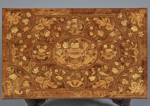 Richly marquetry table, 17th century - Furniture Style Louis XIII
