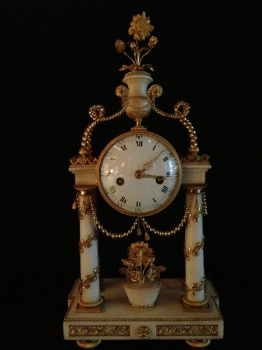 Pendule Portique Louis XVI - Horlogerie Style Louis XVI