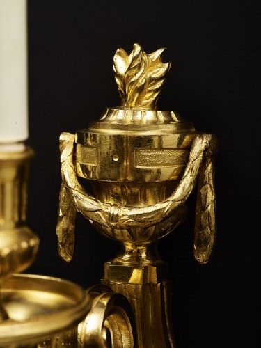 XVIIIe siècle - Paire d'appliques en bronze doré d'époque Louis XVI