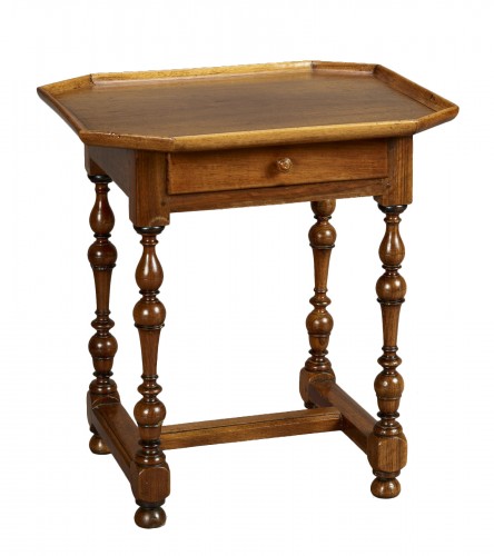 Petite table Louis XIII