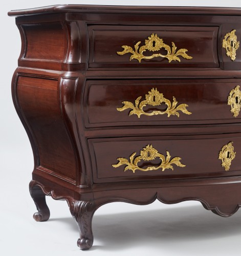 Furniture  - Chest of drawers in solid mahogany, Bordeaux 18th century