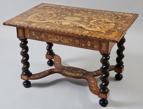 Richly inlaid table - 