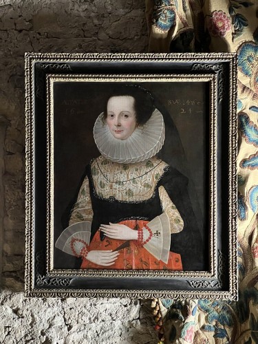 Antiquités - École Anglaise du XVIIe siècle Portrait de femme, daté de 1624