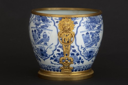 Antiquités - Blue And White Chinese Porcelain Cachepot From The Kangxi Era