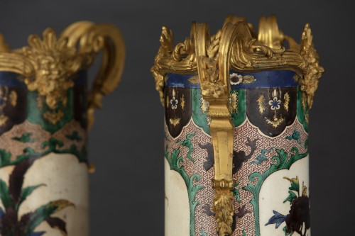 Paire de vases en porcelaine de Chine d'époque Kangxi - 