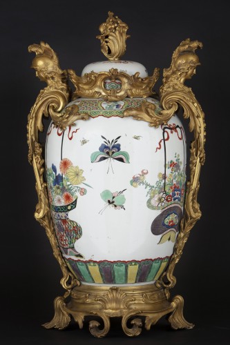 Important vase couvert en  porcelaine de Samson à monture en bronze - Objet de décoration Style Napoléon III