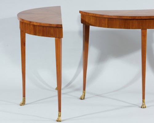 Pair Of Demi-lune Consoles From Lucca In Cherry Wood, Directoire Period. - Furniture Style Directoire
