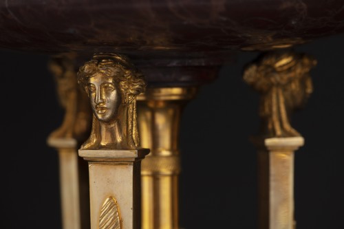 Pair Of Atheniennes With Gilded And Chiseled Bronzes  - 