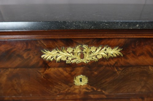 19th century - Empire mahogany chest of drawers