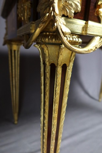 Antiquités - Table aux Muses d'après un modèle de jean Henri Riesener
