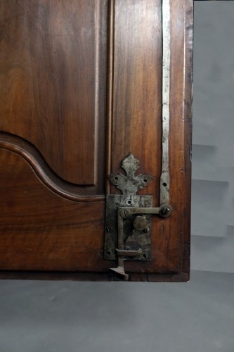 Furniture  - 18th century Lyonnaise cabinet in walnut wood