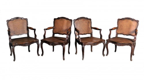 Quatre fauteuils cannés Louis XV