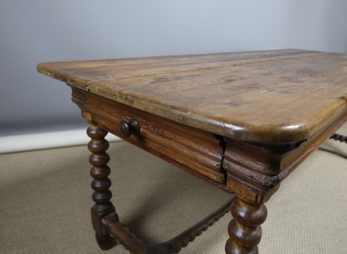 Antiquités - Table en bois naturel