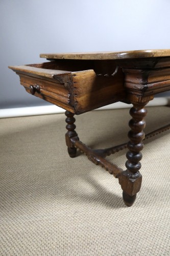 Antiquités - Table en bois naturel