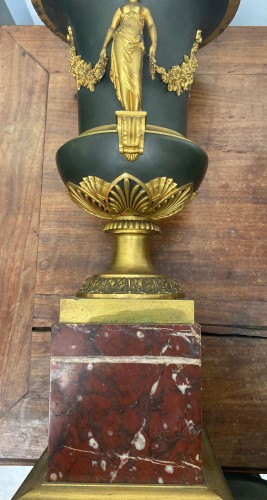 Objet de décoration Cassolettes, coupe et vase - Paire de vases Médicis en bronze