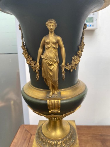 XIXe siècle - Paire de vases Médicis en bronze