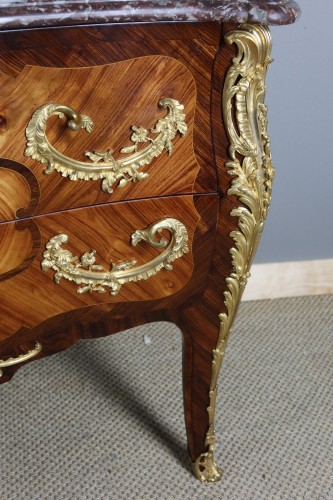 Mobilier Commode - Commode sauteuse fin 19e siècle estampillée "Perreau"