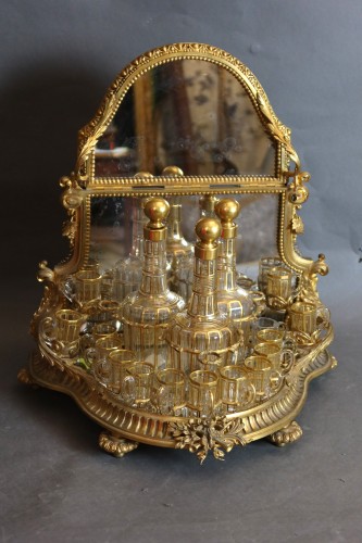 Cave à liqueurs en bronze doré Napoléon III - Objet de décoration Style Napoléon III