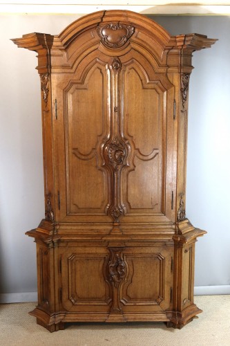Buffet deux corps de présentation du XVIIIe siècle - Mobilier Style Régence